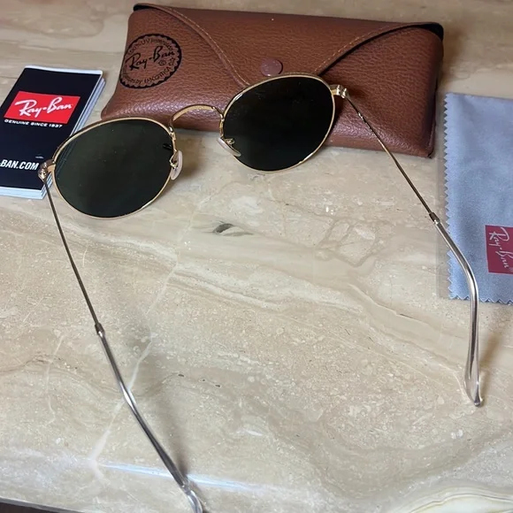 AUTHENTIC RAY-BAN ROUND METAL POLISHED GOLD FRAME / GREEN LENSES LIKE NEW